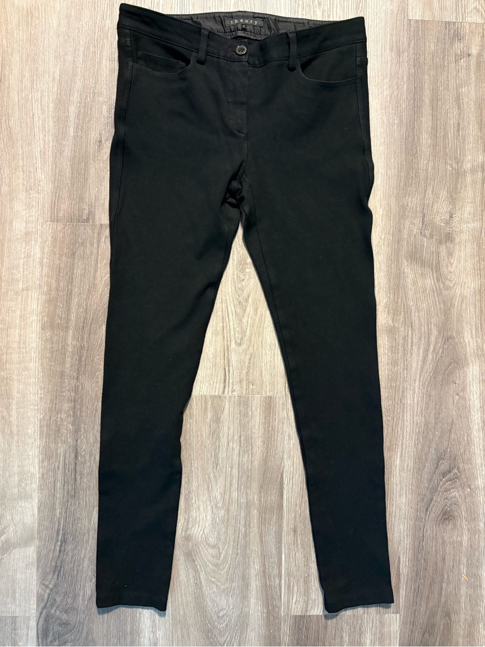 Theory Stretch Skinny Legs Pant - Black - Size 4.